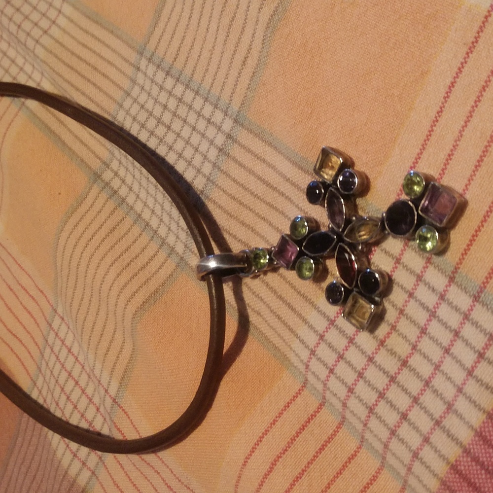 Gemstone cross necklace - Picture 7 of 16